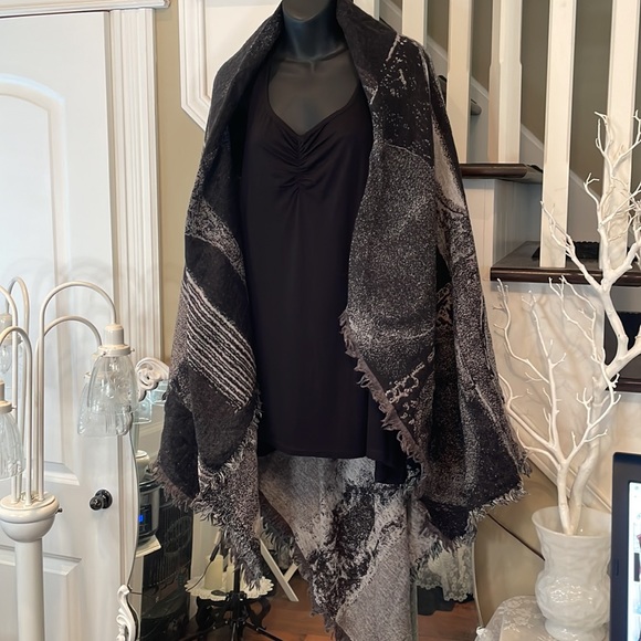 Aritzia Wilfred Haus Party Wrap Shawl Scarf “It’s a Party” 😁 BNWOT - Picture 2 of 8